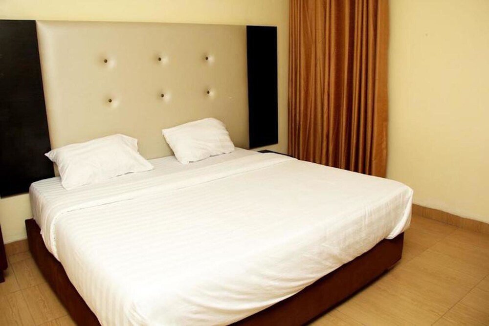 West 11 Luxury Room Type - Deluxe Room