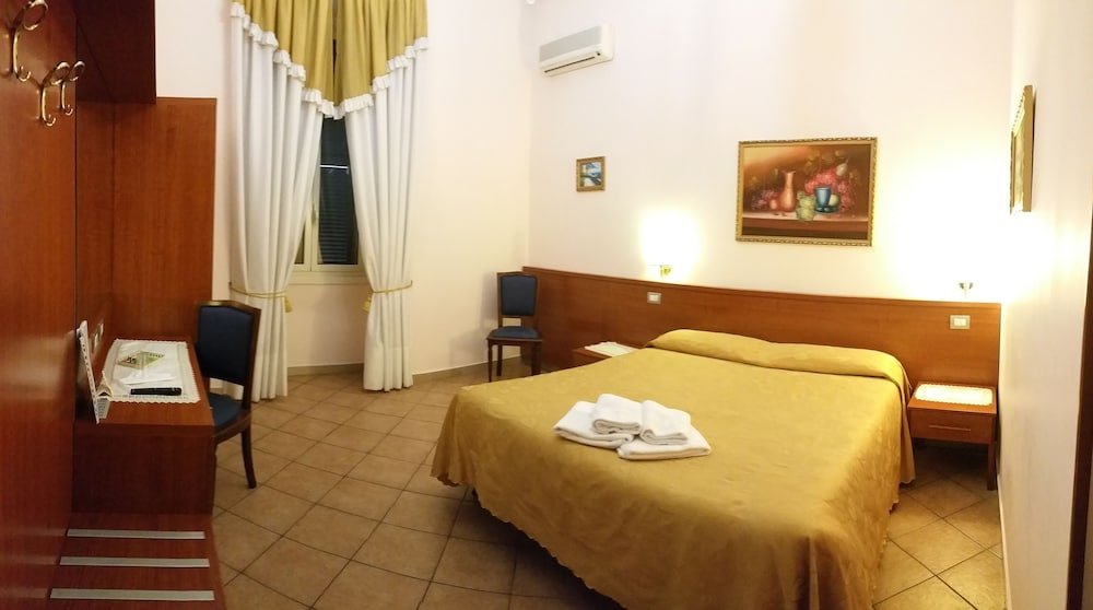 Principe Guesthouse Room Type - Double or Twin Room