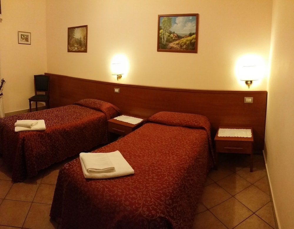 Principe Guesthouse - Tap to explore photos