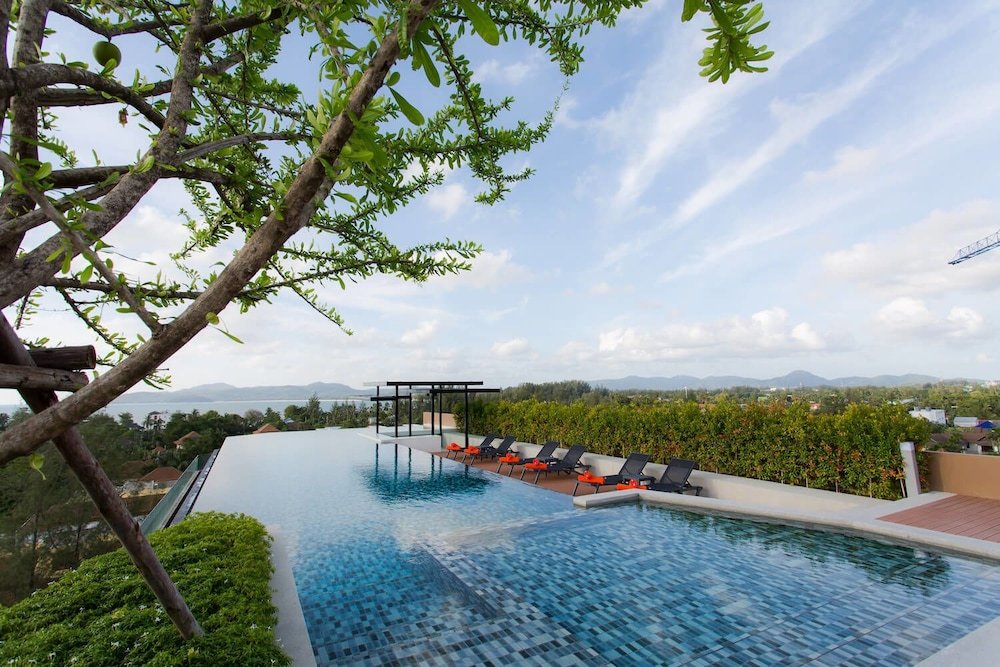 Infinity Pool 1 Bedroom at Surin Beach