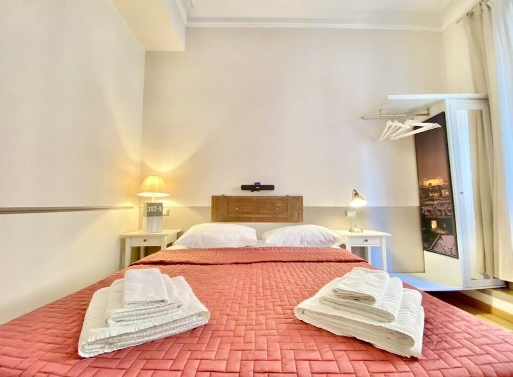 Roome B&B Room Type - Double or Twin Room