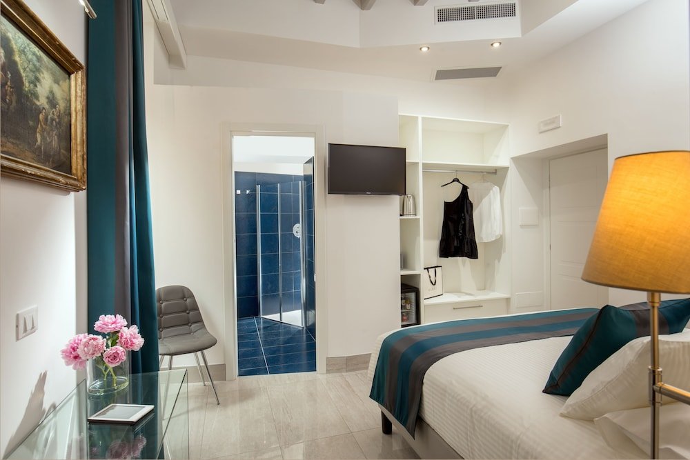 GCF Luxury Suites, Guest House - Tap to explore photos