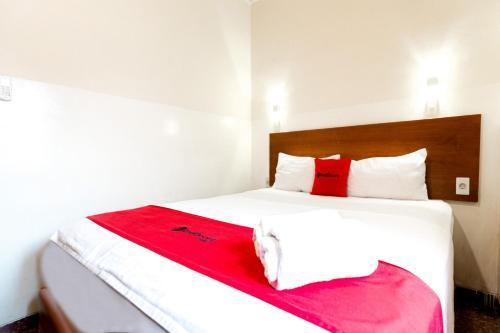 RedDoorz near Halim Perdanakusuma 3 Room Type - Double Room