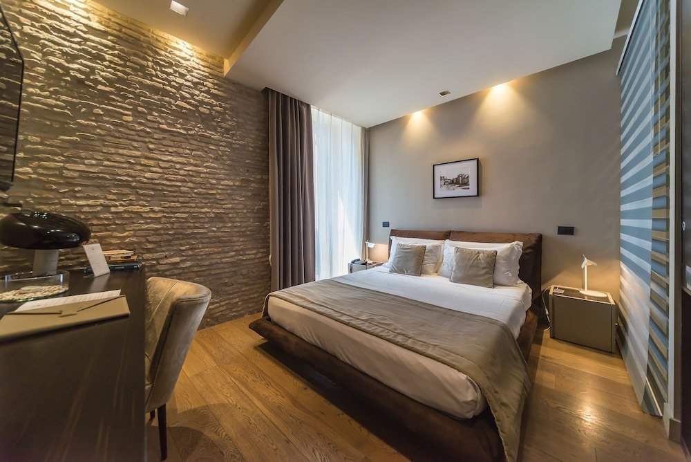 Campo Marzio Luxury Suites Room Type - Deluxe Double Room
