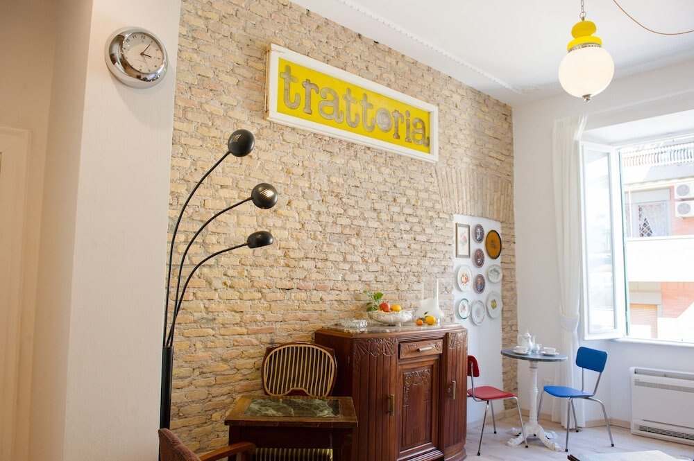 B&B Laurus Colosseo - Tap to explore photos