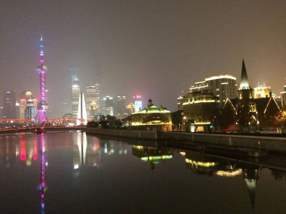 Shanghai Qidian Apartment The Bund - Tap to explore photos