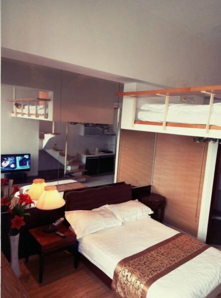 Shanghai Qidian Apartment The Bund - Tap to explore photos