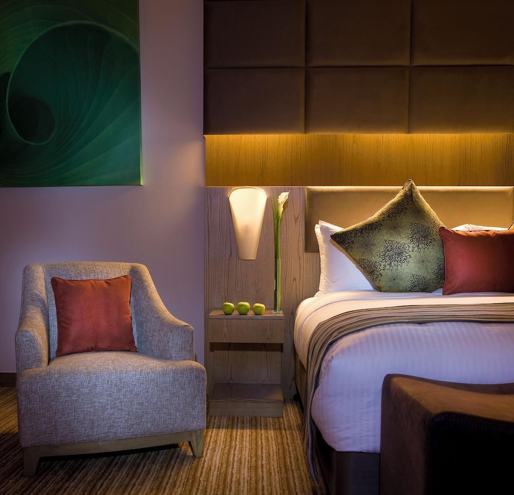 Traders Hotel Abu Dhabi - Tap to explore photos