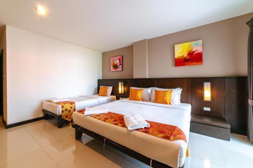 OYO 241 Ratana Hotel Sakdidet Room Type - One-Bedroom Suite
