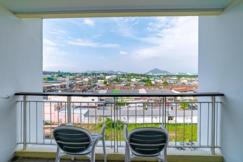 OYO 241 Ratana Hotel Sakdidet Room Type - Executive Suite