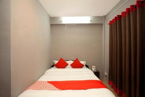 OYO 587 Hotel Tradition Inn - Tap to explore photos