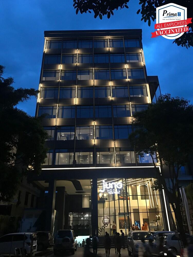 Juno Tanah Abang Jakarta - Tap to explore photos
