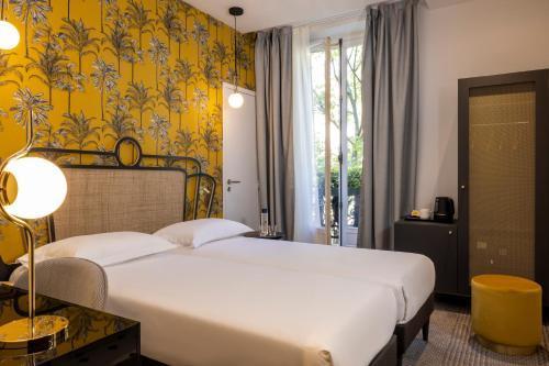 Hôtel de Suez - Tap to explore photos