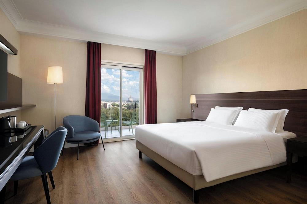 Courtyard by Marriott Rome Central Park Room Type - Room, 1 King Bed (View)