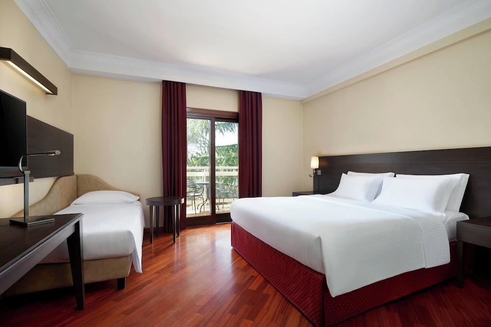 Courtyard by Marriott Rome Central Park Room Type - Room, 1 King Bed, Balcony