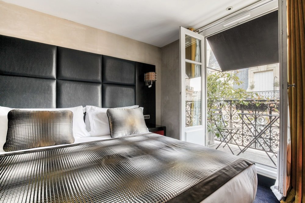 Chalgrin Boutique Hotel Room Type - Superior Room, Balcony