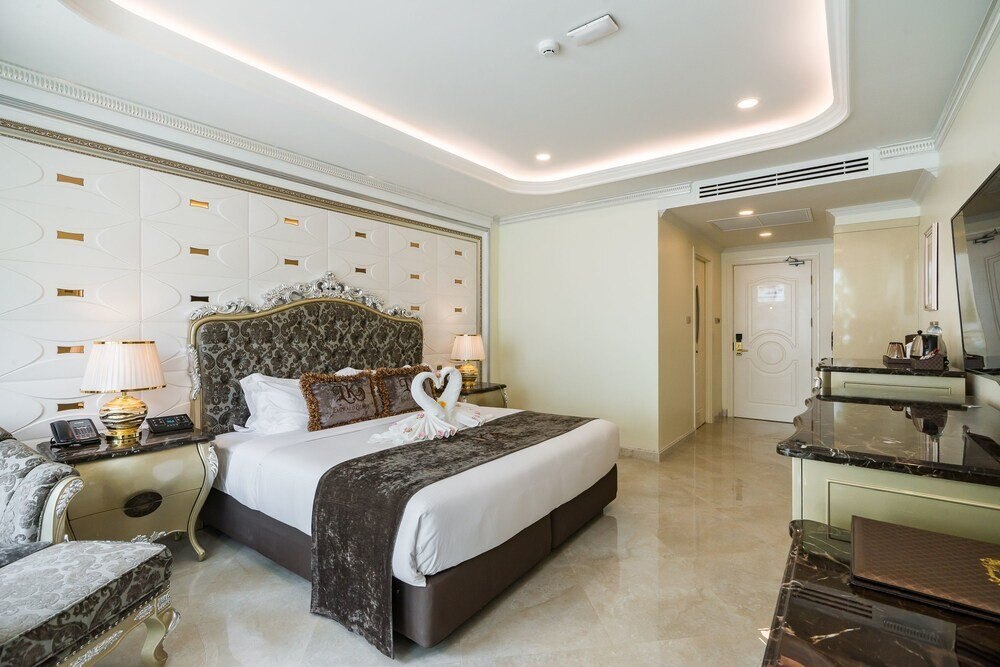 LK Emerald Beach Room Type - Deluxe Double Room with Pool View LK Emerald Beach Room Type - Deluxe Double Room with Pool View