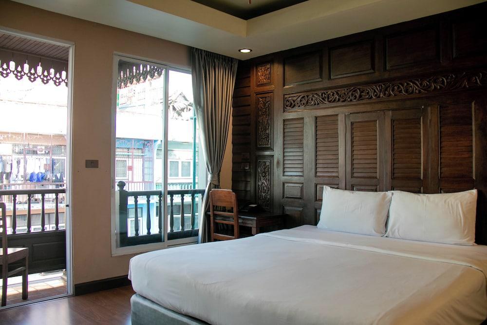 Lamphu Tree House Boutique Hotel Room Type - Deluxe Room (Second Building) Lamphu Tree House Boutique Hotel Room Type - Deluxe Room (Second Building)