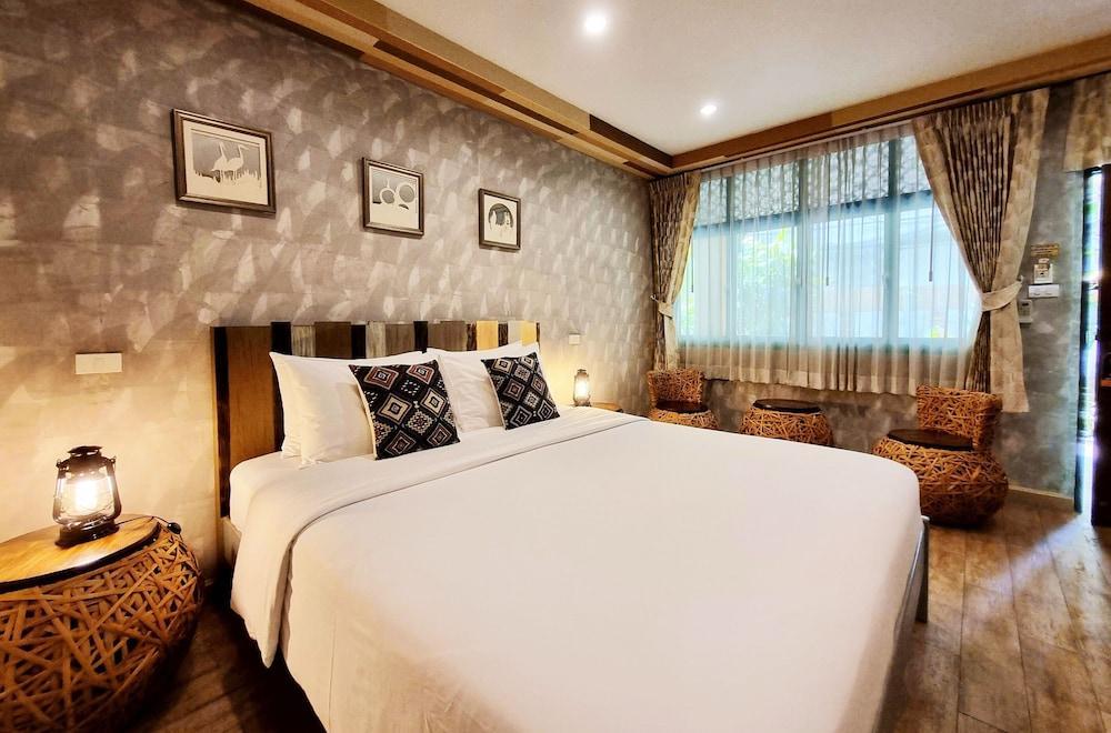 Focal Local Bed and Breakfast Room Type - Deluxe Double Room