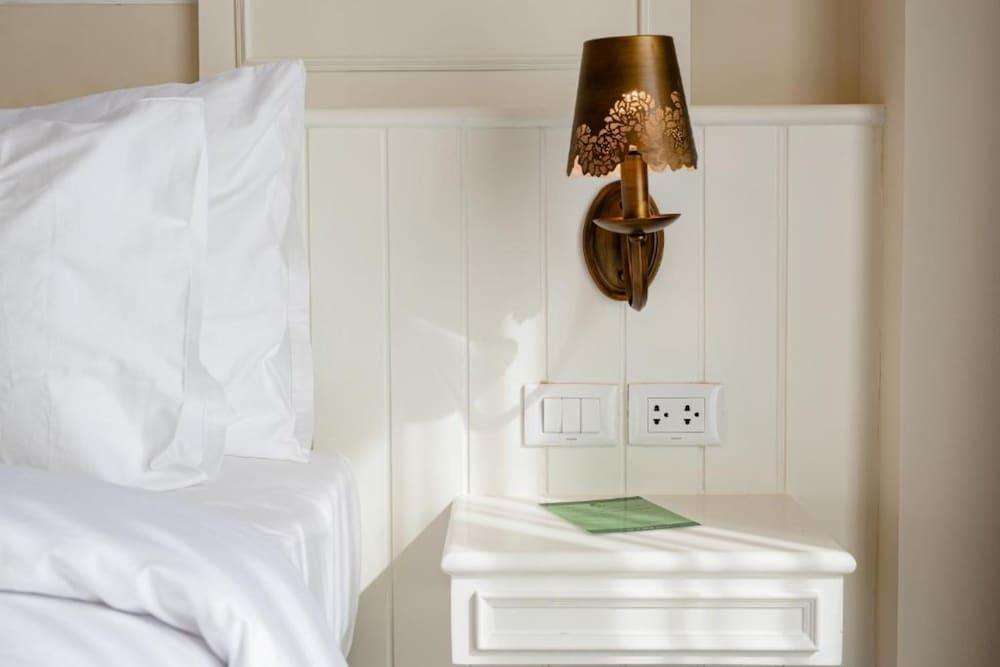 Siam Tharadol Room Type - Premier Room, 1 King Bed