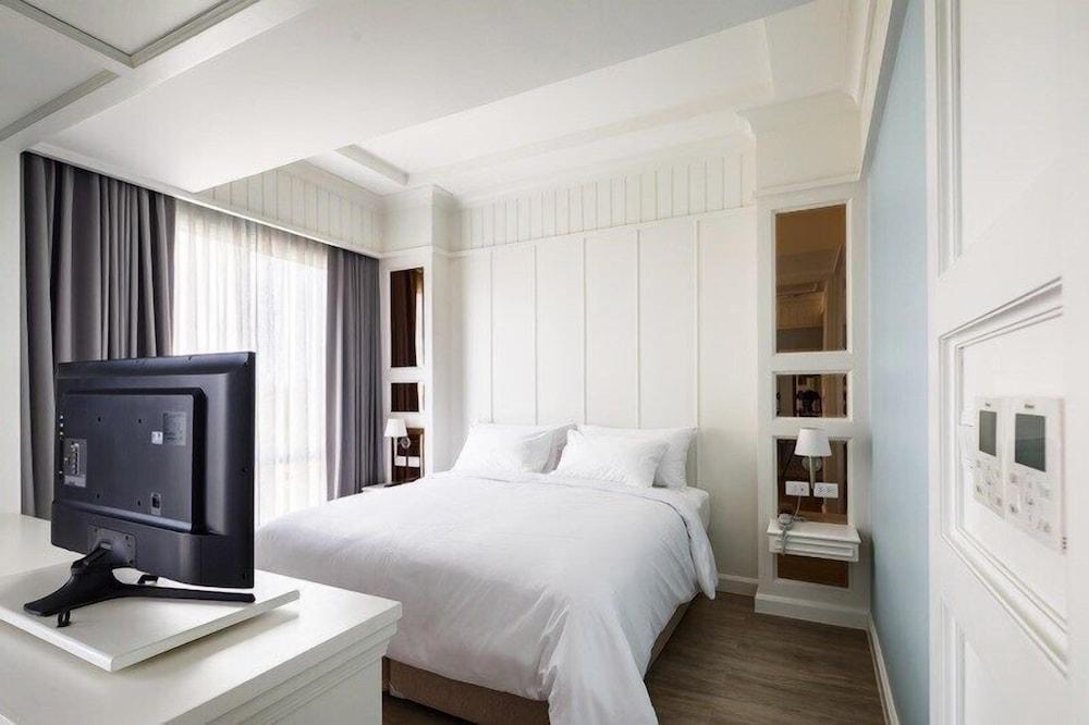 Siam Tharadol Room Type - Premier King Connect Suite Siam Tharadol Room Type - Premier King Connect Suite