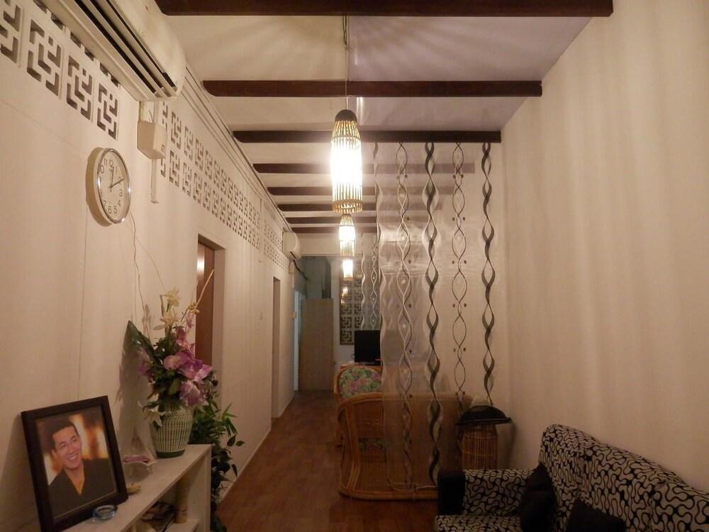 The Bodhi Lodge - Hostel