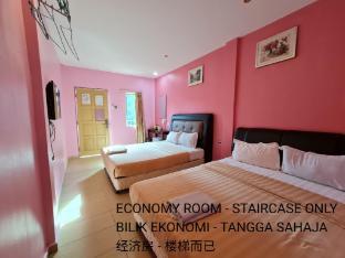 Cenang View Hotel Room Type - Economy Quadruple Room