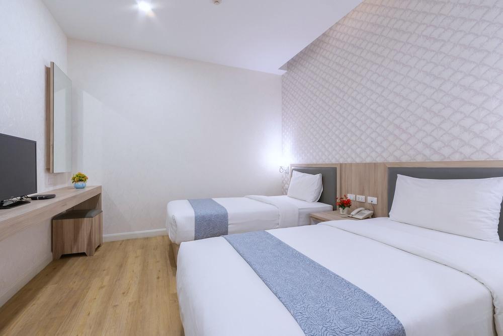 Leela Orchid Hotel Room Type - Superior Twin Room, No Windows