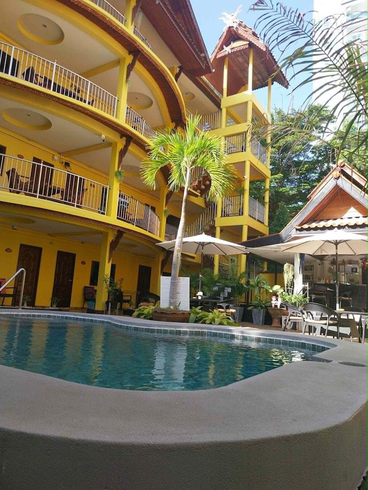 Phratamnak Inn
