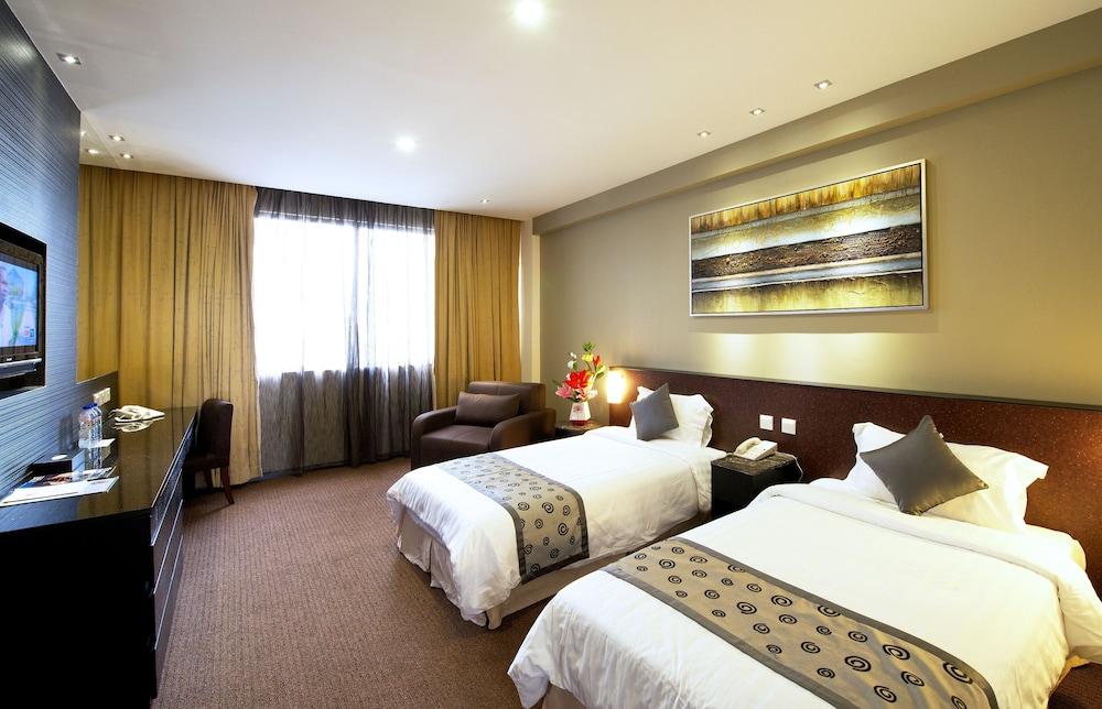 Hotel Royal Room Type - Deluxe Twin Room