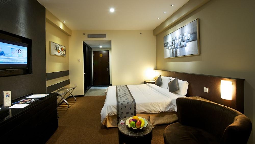 Hotel Royal Room Type - Deluxe Double Room