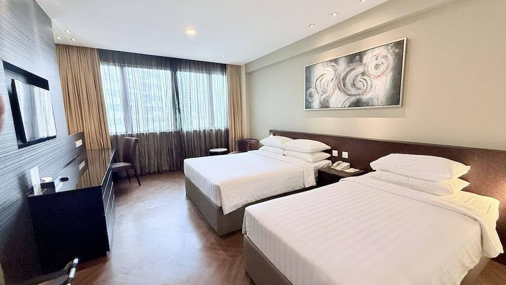 Hotel Royal Room Type - Family Room - 1 Double Bed and 1 Single Bed Hotel Royal Room Type - Family Room - 1 Double Bed and 1 Single Bed