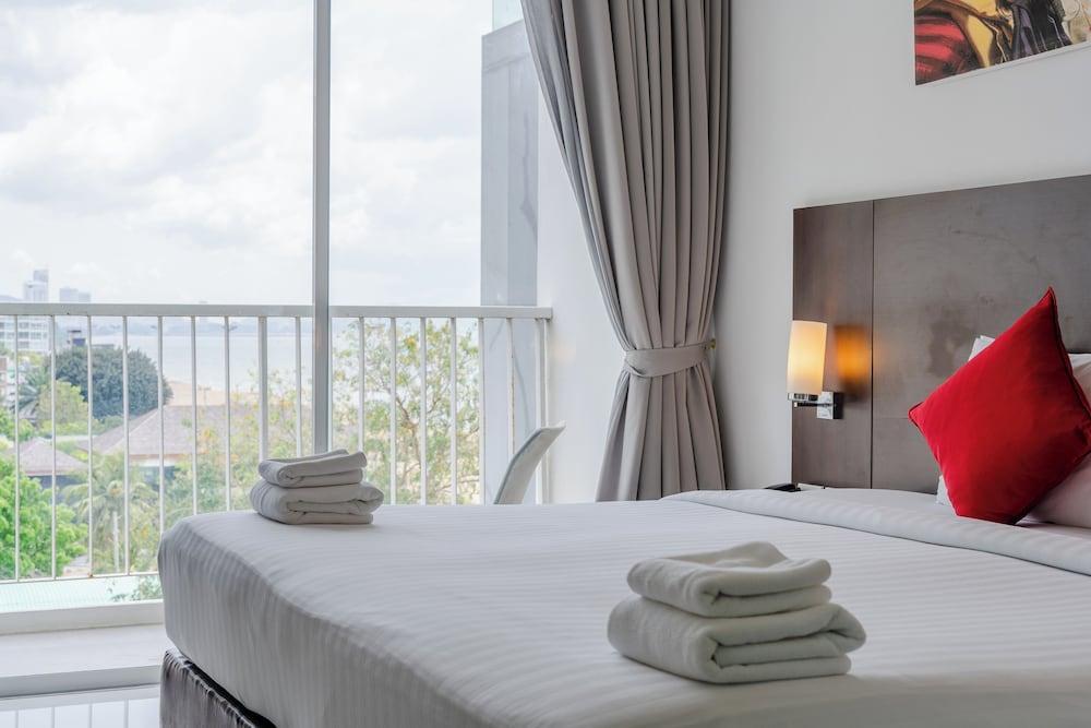 Rodina Beach Hotel Room Type - Deluxe Double Room Partial Sea View Rodina Beach Hotel Room Type - Deluxe Double Room Partial Sea View