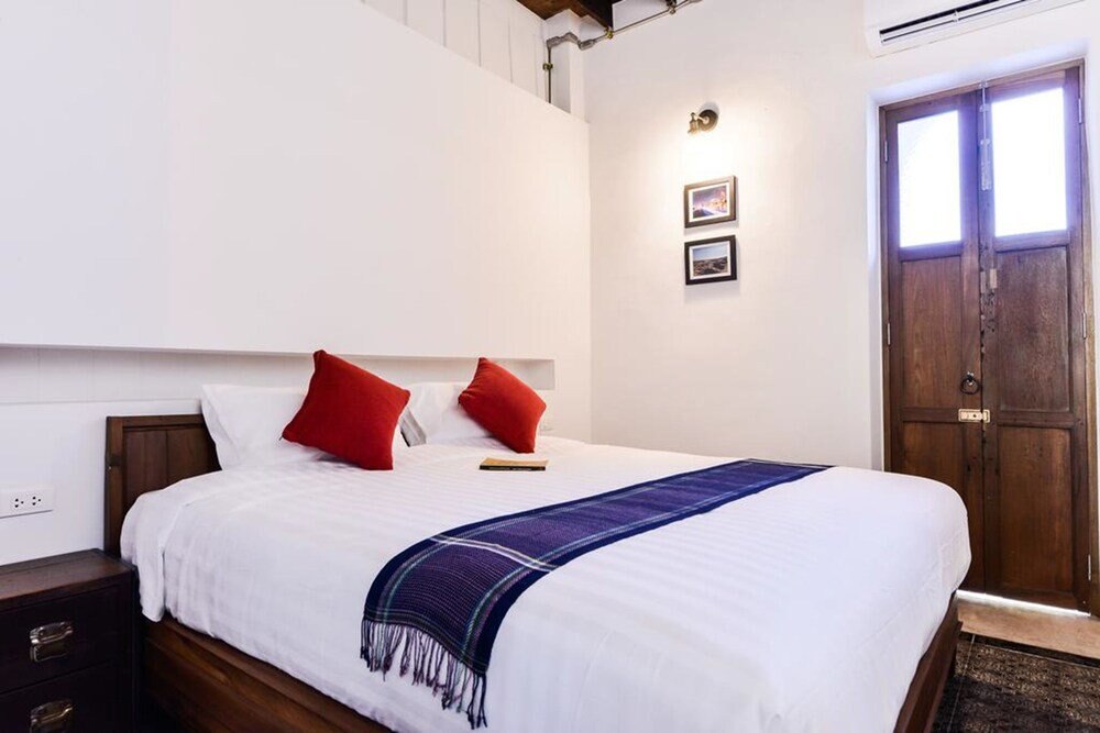 Neighbor Phuthon Room Type - Deluxe Room