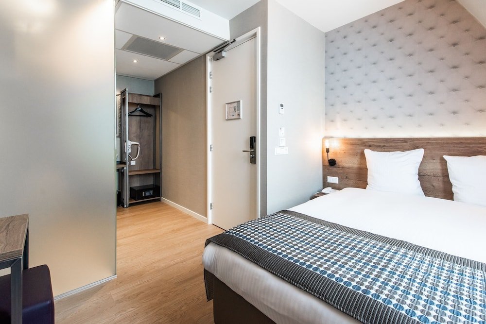 Melrose Hotel Room Type - Standard Double Room