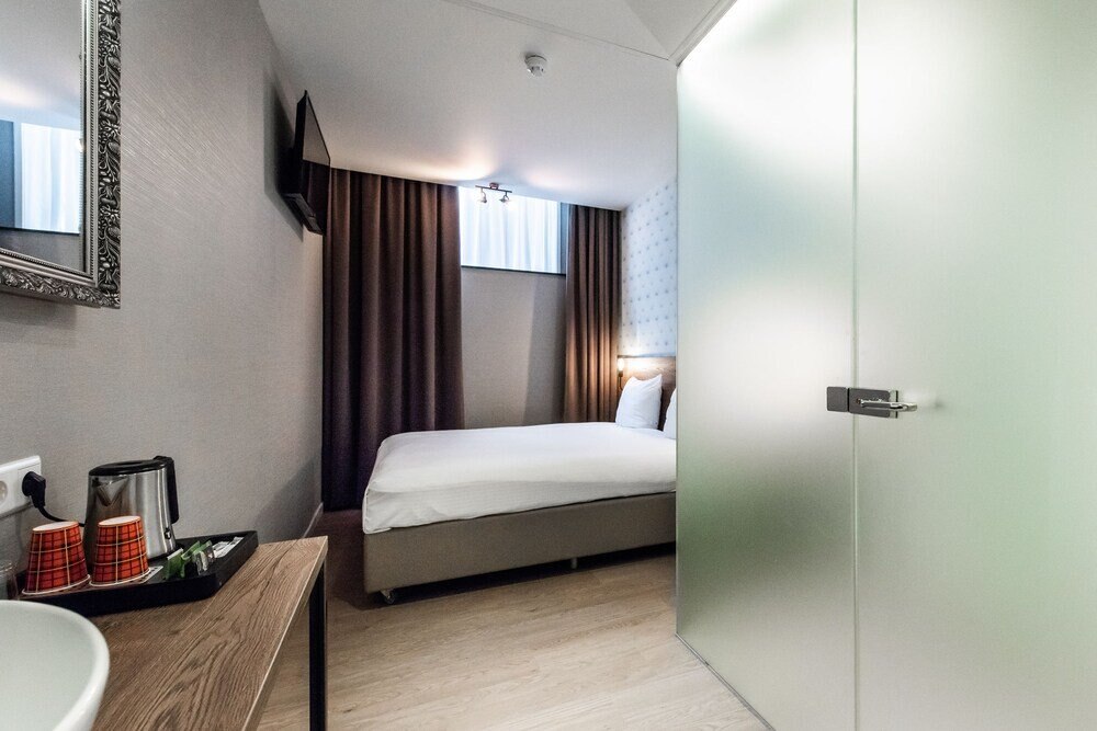 Melrose Hotel Room Type - Semi Souterrain Double Room