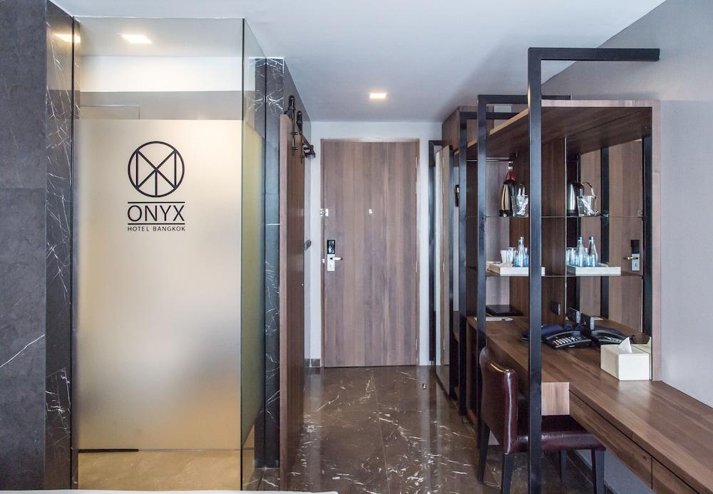 Onix Hotel Bangkok - Tap to explore photos