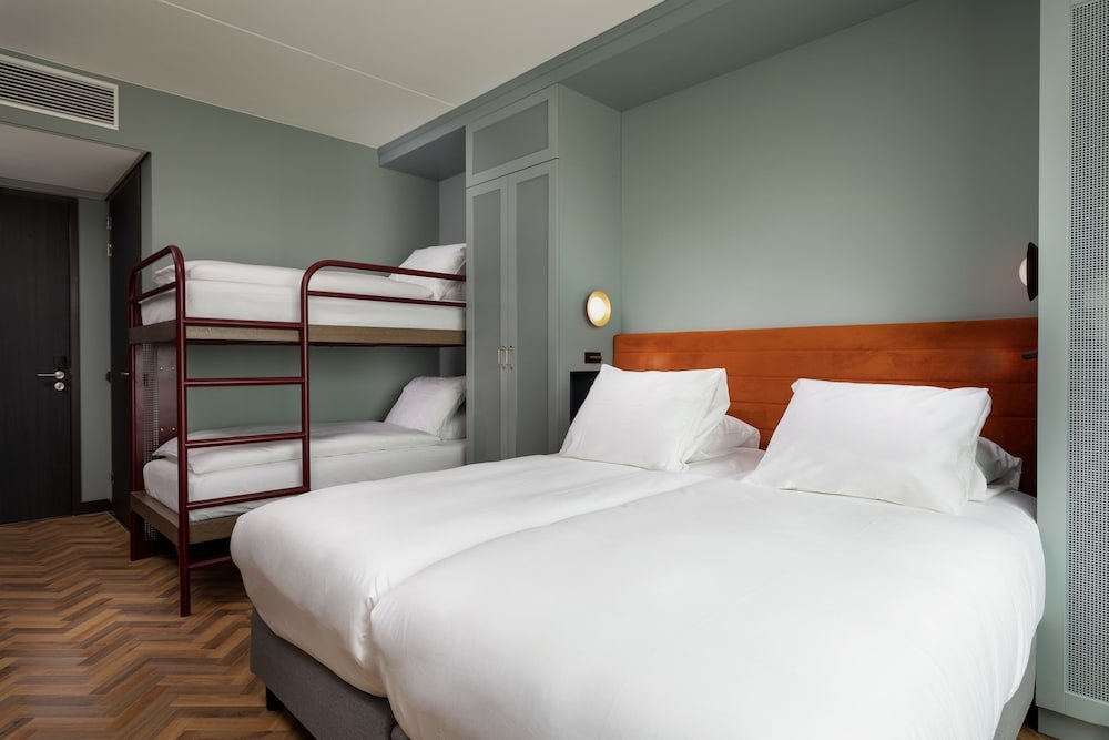 Olympic Hotel Amsterdam Room Type - Family Room, Multiple Beds Olympic Hotel Amsterdam Room Type - Family Room, Multiple Beds