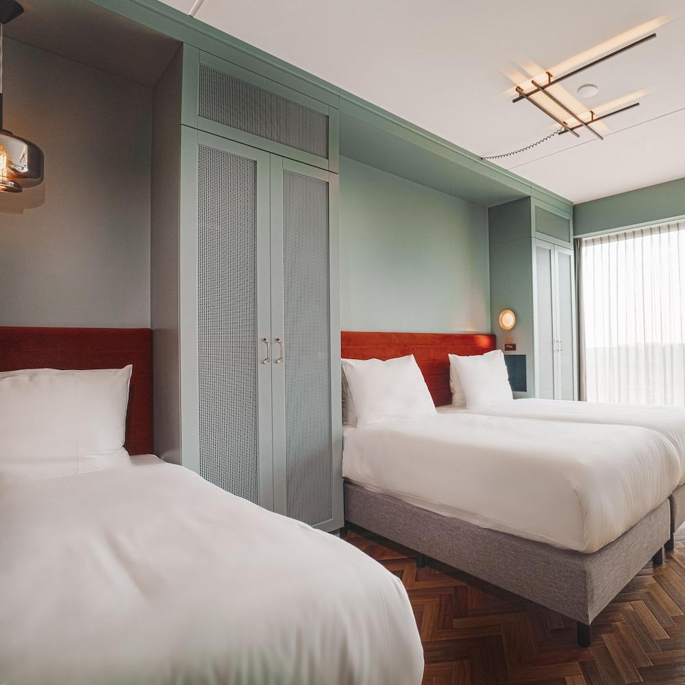Olympic Hotel Amsterdam Room Type - Triple Room, River View