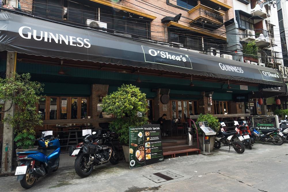 O'shea's Sukhumvit Bangkok - Tap to explore photos