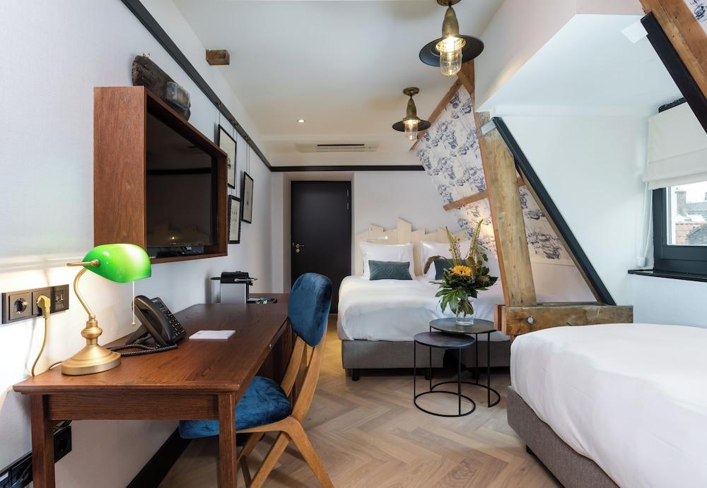 The Hendrick's Hotel Room Type - Economy Triple Room
