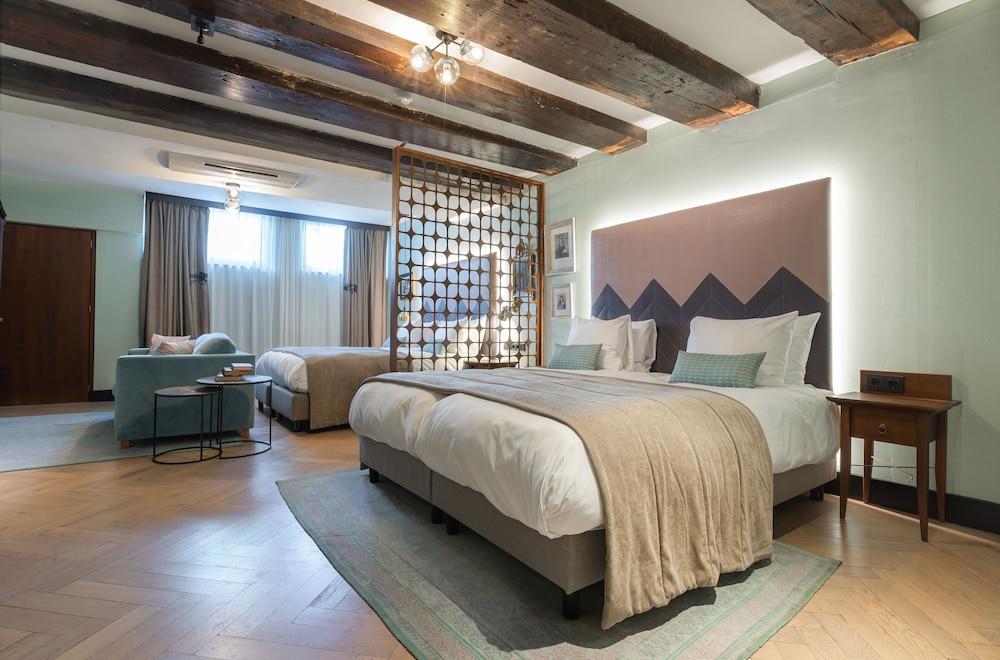 The Hendrick's Hotel Room Type - Quadruple Room (Semi-Basement)