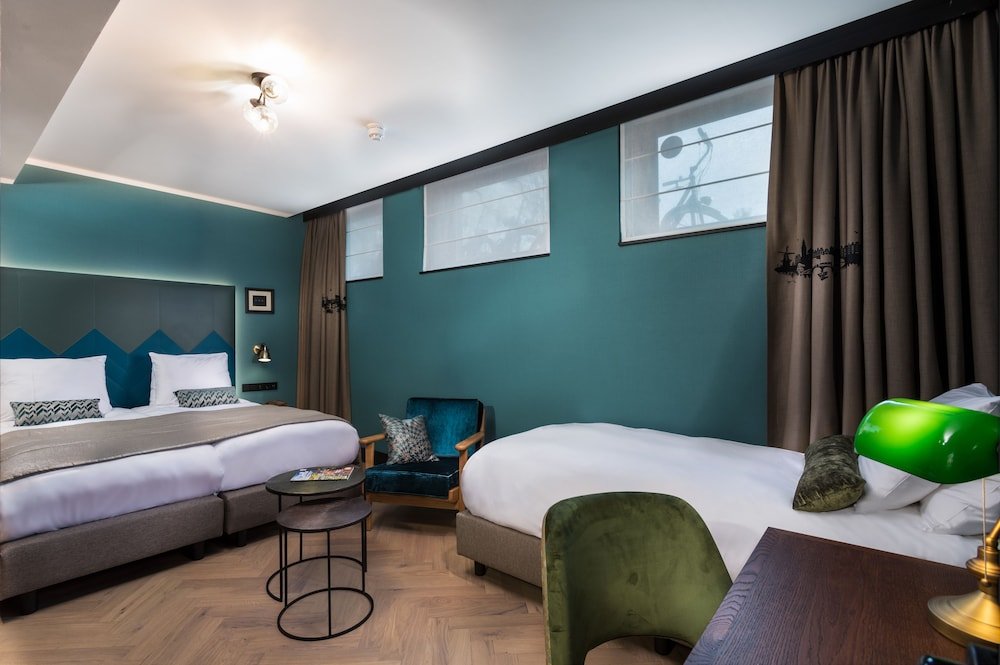 The Hendrick's Hotel Room Type - Triple Room (Semi-Basement)