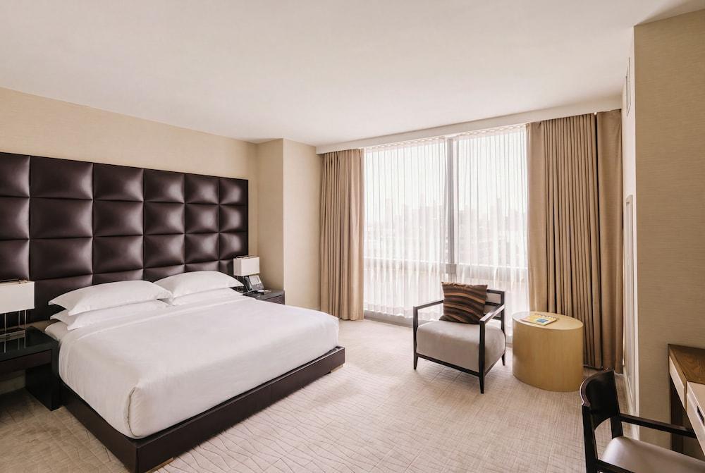 The Dominick Room Type - Room, 1 King Bed (Skyline View)