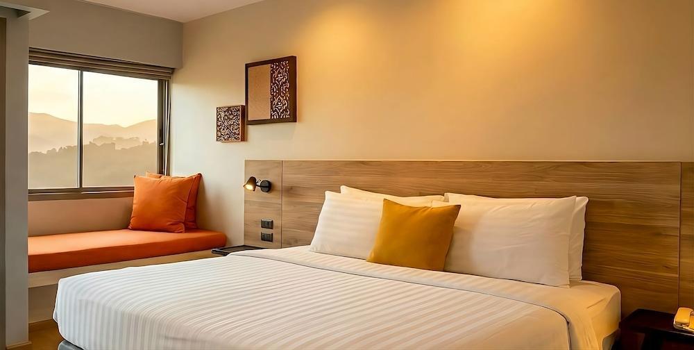 Beehive Boutique Hotel Phuket Room Type - Superior Room