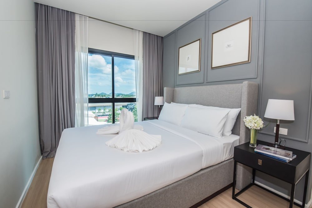 Dlux Condominium Room Type - Standard Queen Room