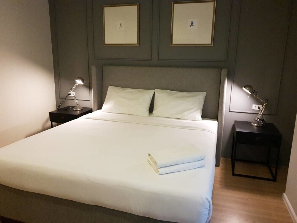 Dlux Condominium Room Type - Standard Room (Without Kitchen)