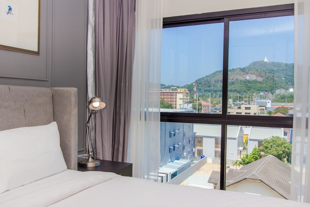Dlux Condominium Room Type - Deluxe King Room