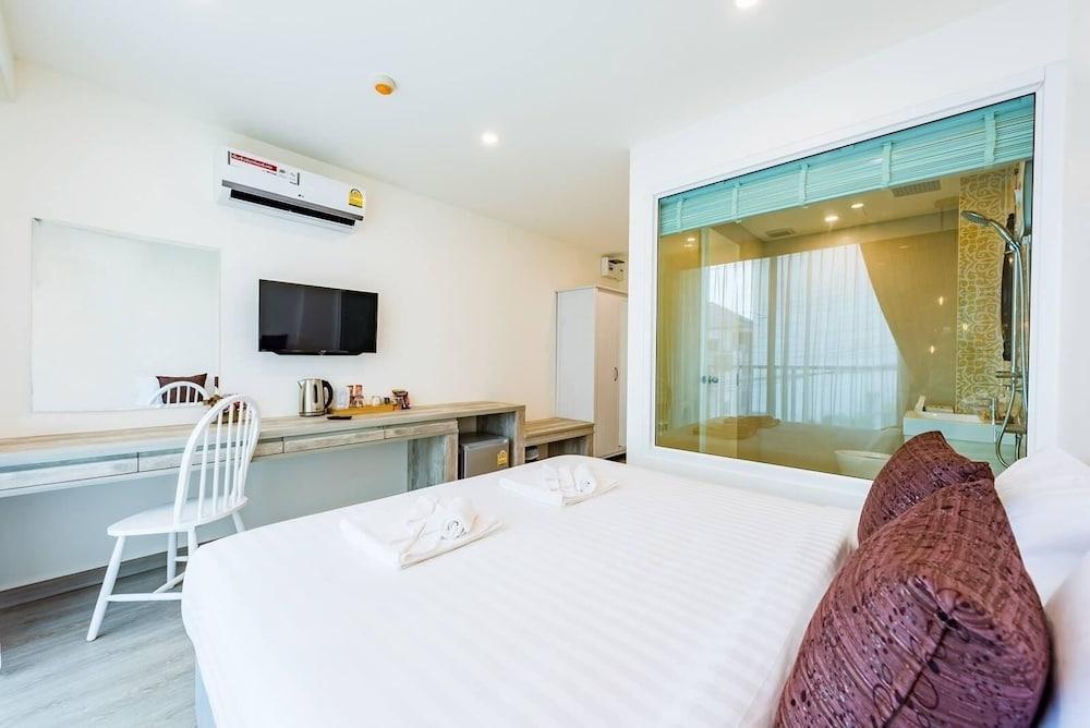 LullaBella Hotel Patong Room Type - Standard Double Room