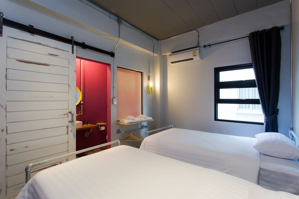 bloo Hostel Room Type - Basic Twin Room, Non Smoking